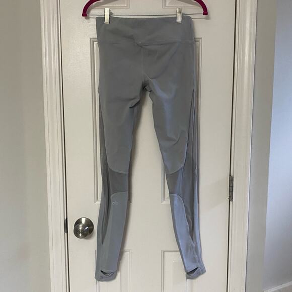 ALO YOGA • Light Gray Coast Leggings Tights - Picture 5 of 9